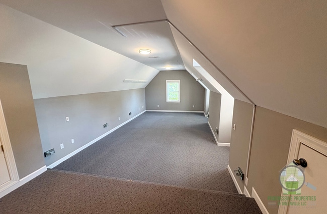 Building Photo - 403 Mossy Ledge Ln