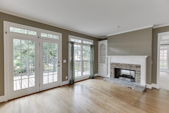Building Photo - 2885 Towne Village Dr NW