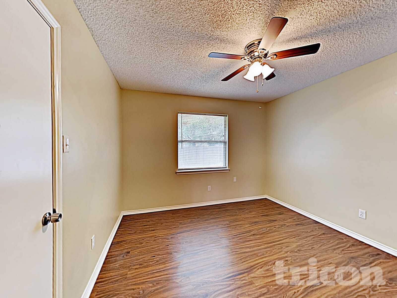 Building Photo - 773 Parkview Dr