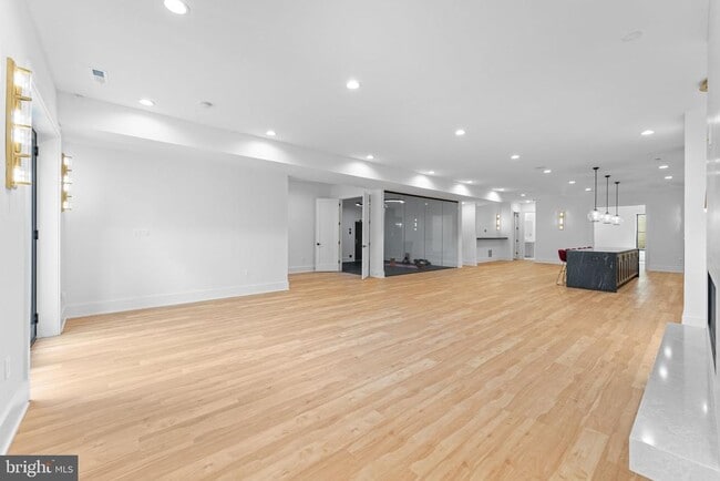 Building Photo - 608 Walker Rd