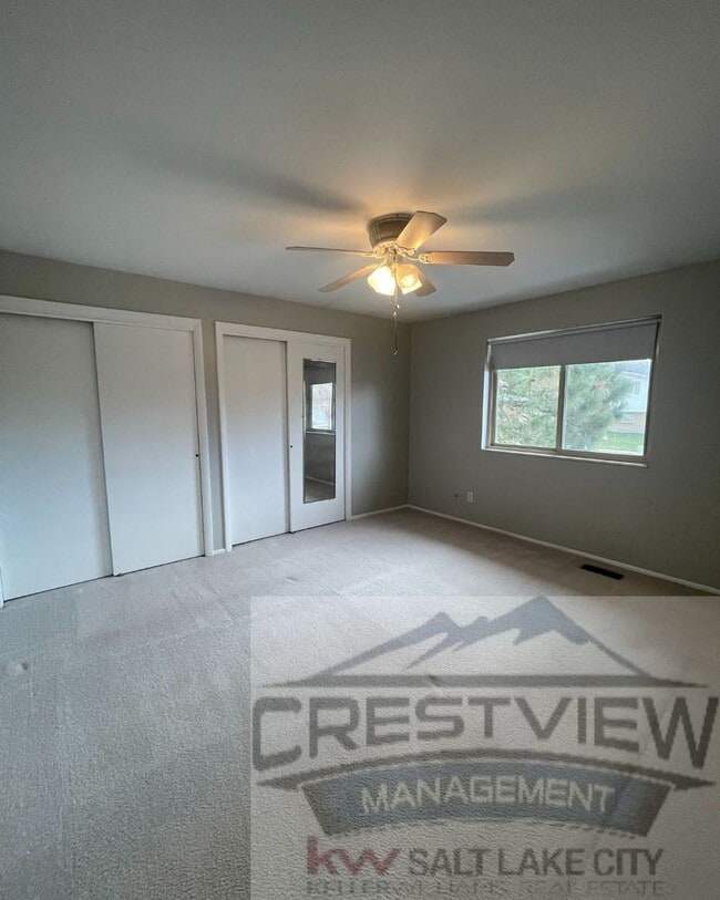 Building Photo - Charming East Sandy Home in a Prime Location