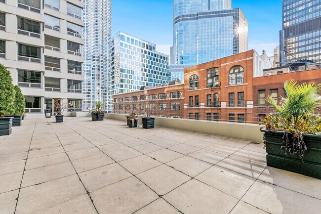 Building Photo - 440 N Wabash Ave