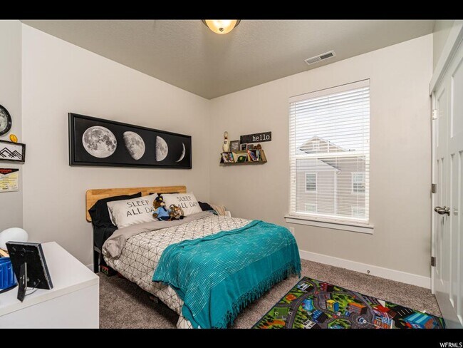 Building Photo - 14487 S Quill Dr