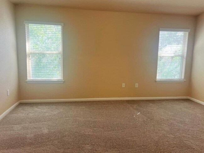 Building Photo - 406 Parkside Dr