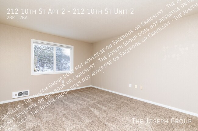 Building Photo - 212 10th St