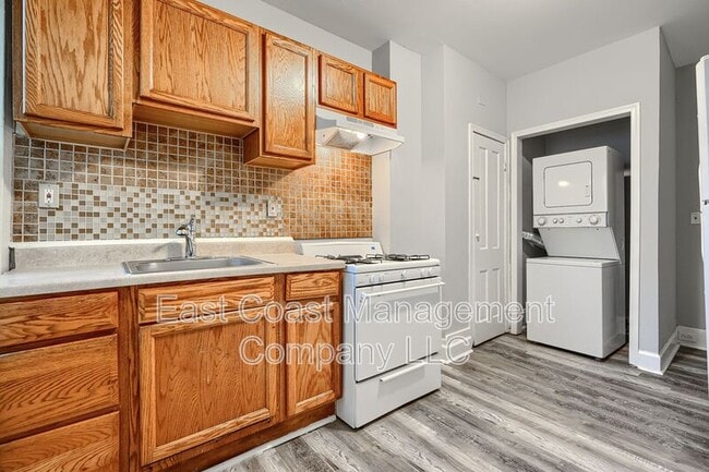 Building Photo - 2419 McCulloh St
