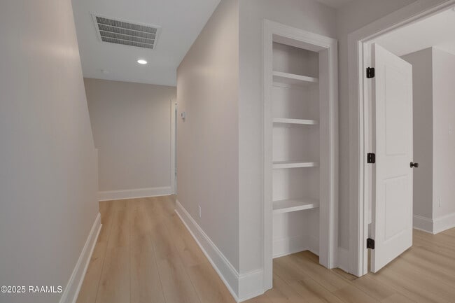 Building Photo - 424 Eraste Landry Rd