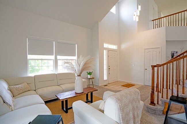 Building Photo - 4471 Mt Princeton St