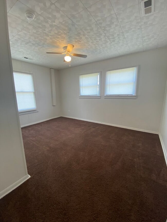 Building Photo - 3 bedroom, 2 bath single family home in Ab...
