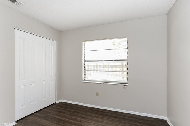 Building Photo - 3 br, 2 bath House - 13658 Laraway Dr
