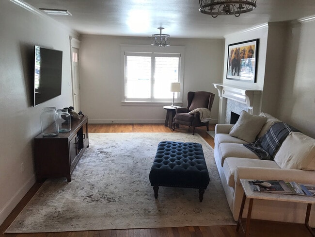 Building Photo - 2824 23rd St