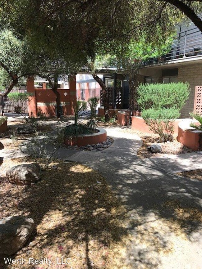 Building Photo - 1 br, 1 bath Apartment - 20 N. Leonora Ave.