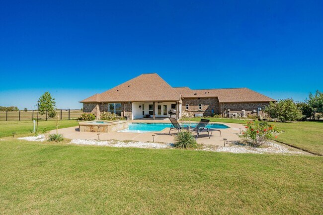 Building Photo - Your Royse City Retreat Awaits!