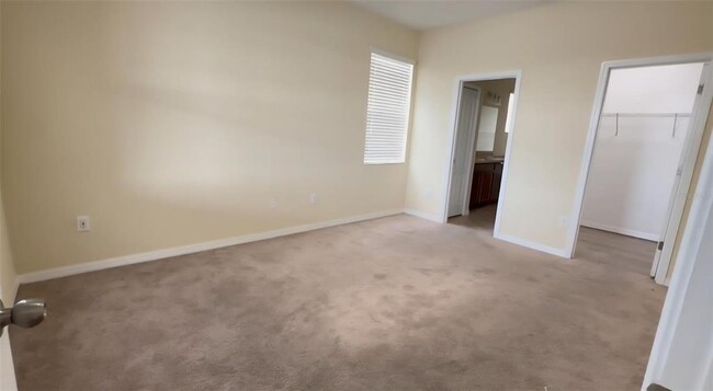 Building Photo - 914 Peregrine Hill Pl