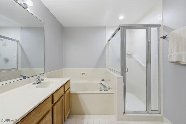 Building Photo - 5899 Chanteclair Dr