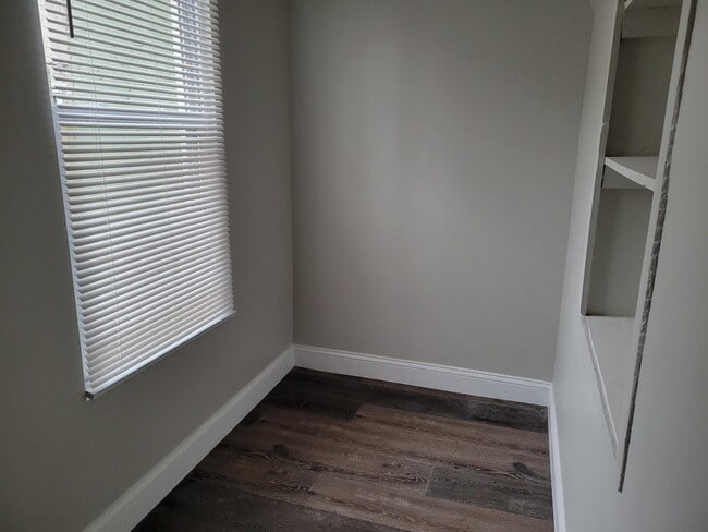 Building Photo - 1514 S 27th St