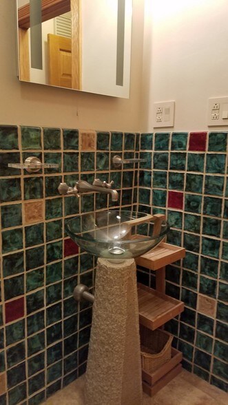 Building Photo - 420 W Aldine Ave