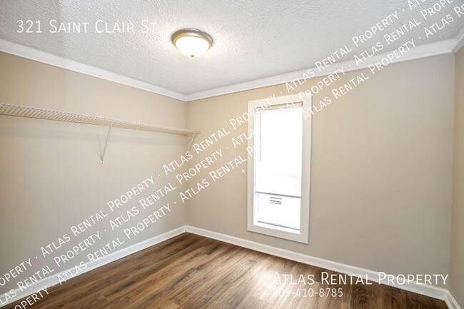 Building Photo - 321 St Clair St