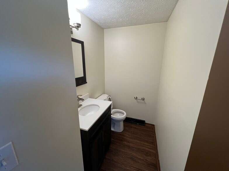 Building Photo - 5215 Cline Rd