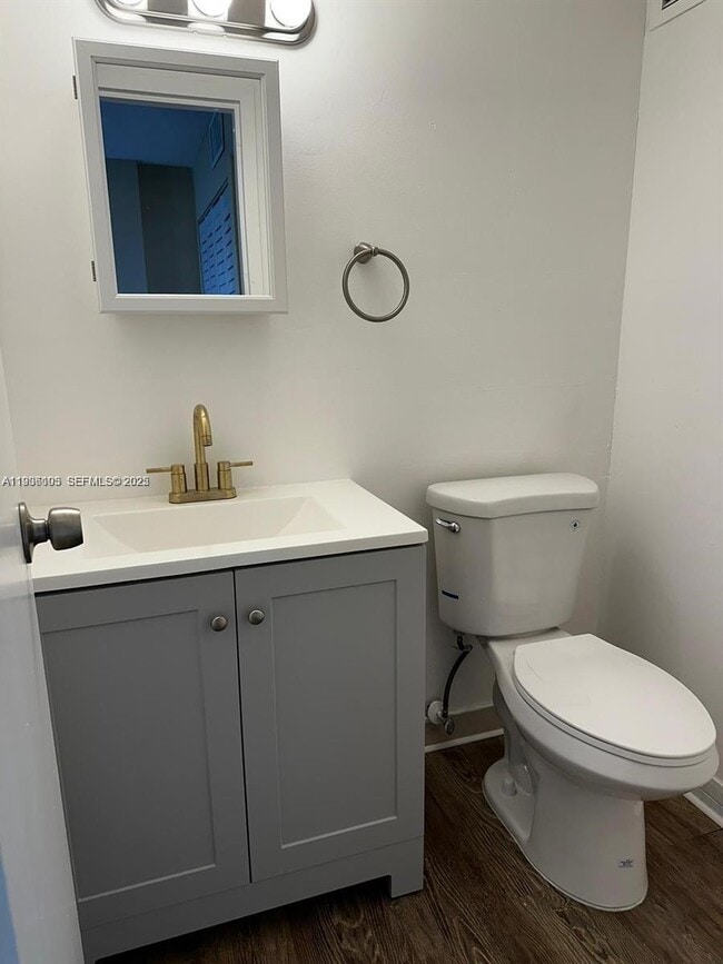 Building Photo - 16909 N Bay Rd