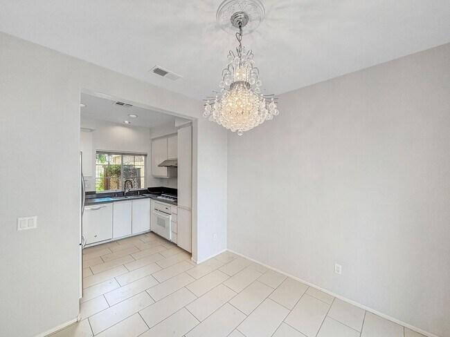 Building Photo - Bright & Spacious 2-Bedroom Home in Mira Mesa
