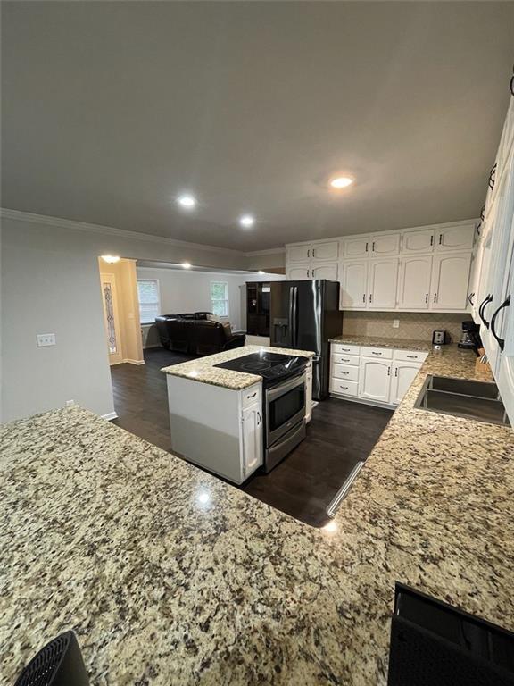 Building Photo - 2166 Lake Ridge Terrace