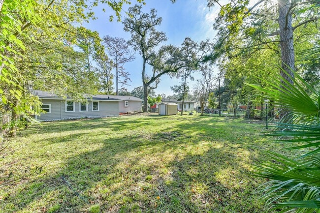 Building Photo - 706 Azalea St