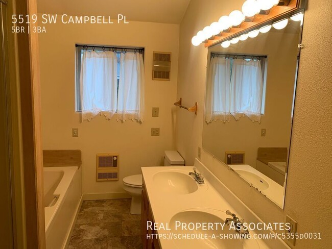 Building Photo - 5519 SW Campbell Pl