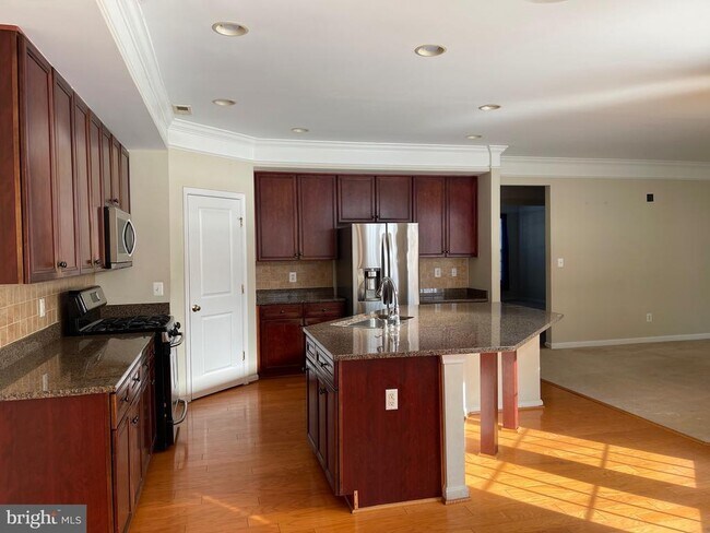 Building Photo - 12313 Tanalian Falls Ln