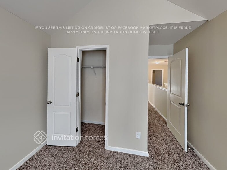 Building Photo - 3967 Rosebud Park Dr