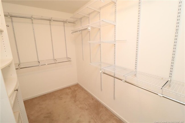 Building Photo - 203 Abbey Oak Ln