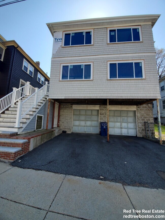 Building Photo - 12 Stockwell St