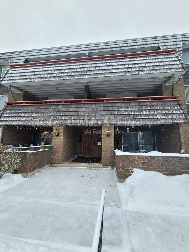 Building Photo - 12 Stony Brook Dr