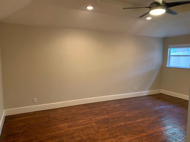 Building Photo - 2805 Hawthorne Ln
