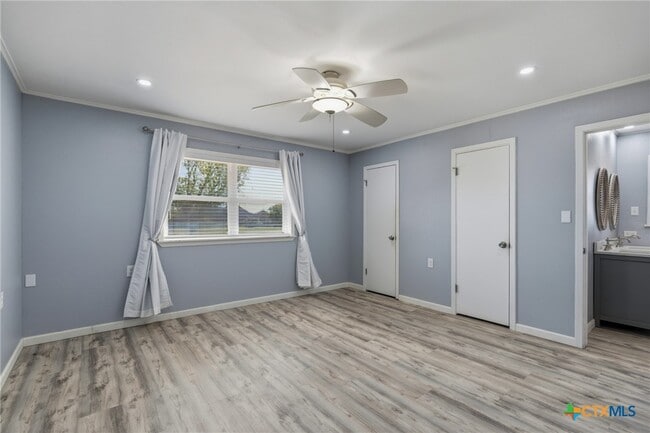 Building Photo - 1307 Summit Dr