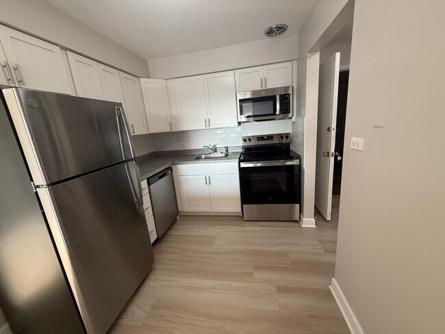 Building Photo - 110 N Kenilworth Ave