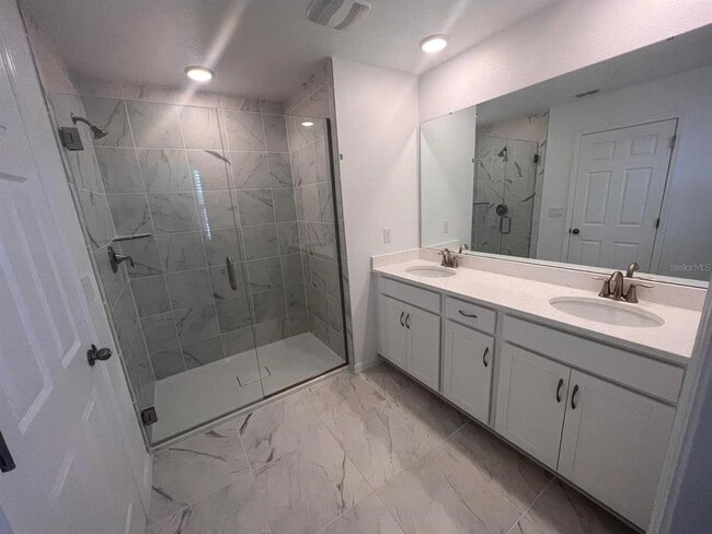 Building Photo - 11570 Buoy Pointe Pl