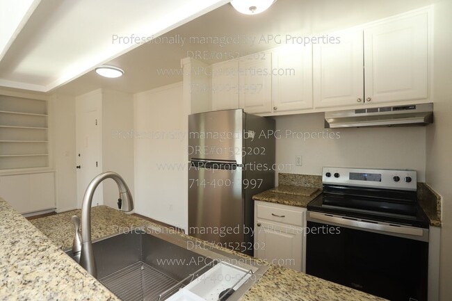 Building Photo - 5585 E Pacific Coast Hwy