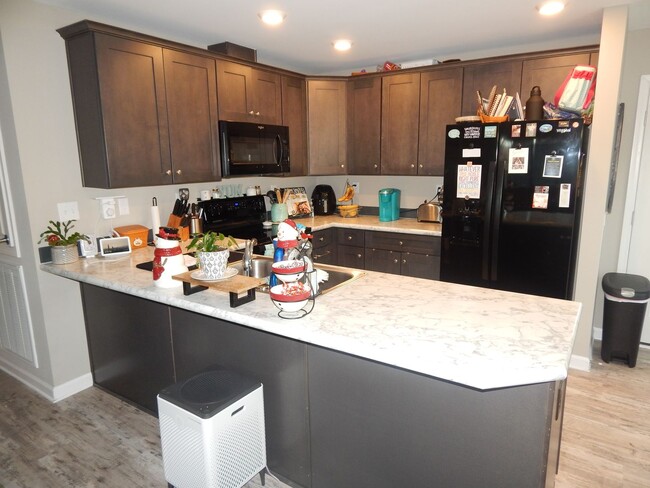 Building Photo - 180 Economy St