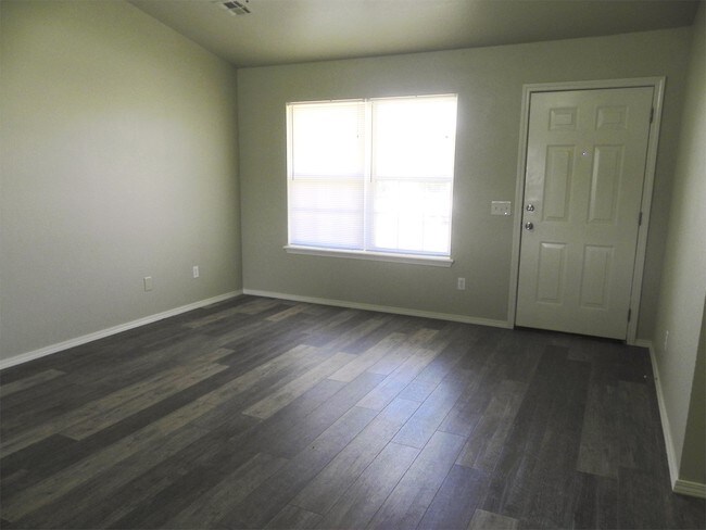 Building Photo - 1011 W 23rd St