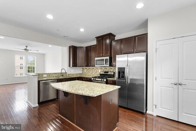 Building Photo - 8621 Enoch Pratt Dr