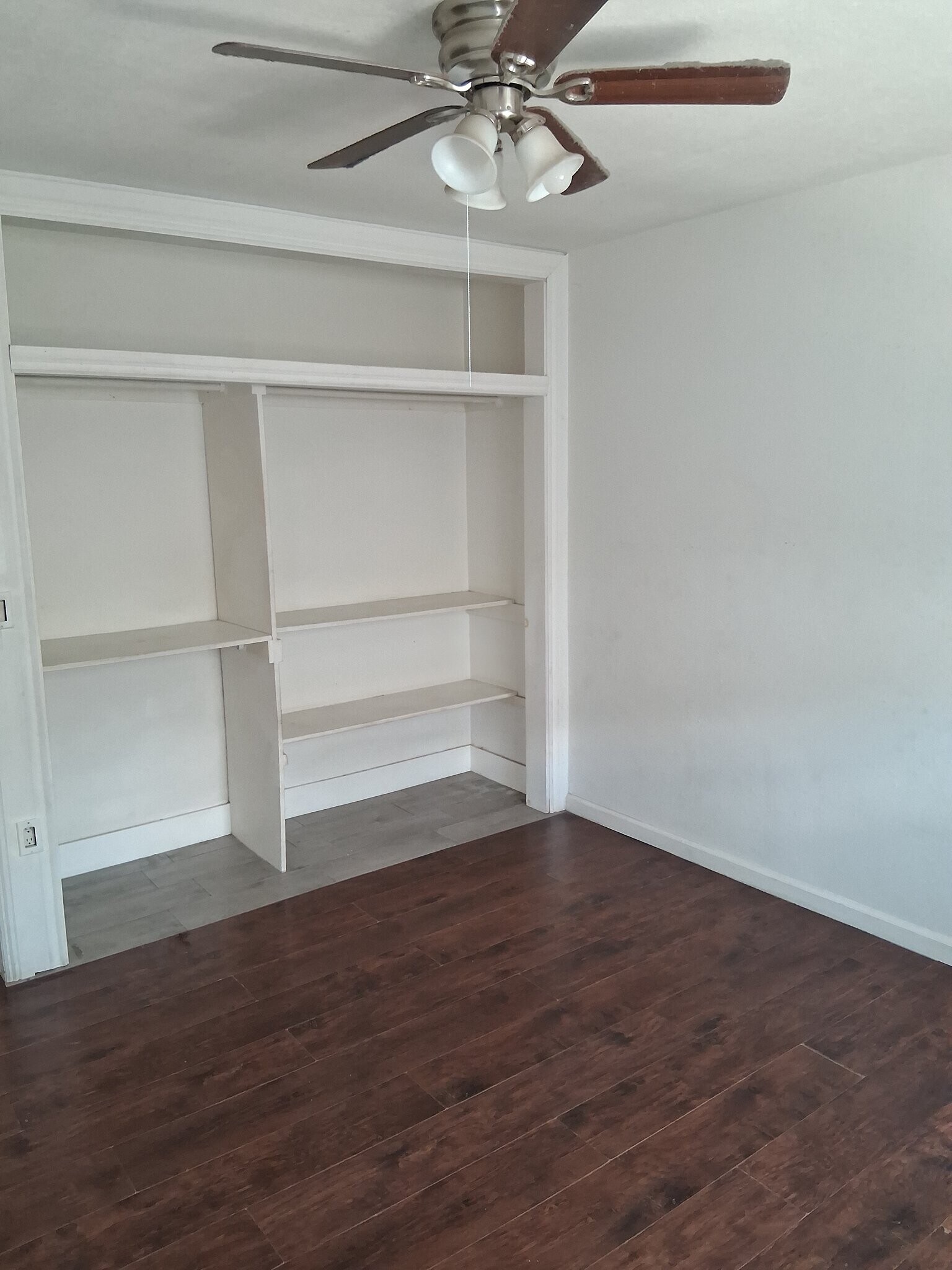 Building Photo - 327 S Wayfield St