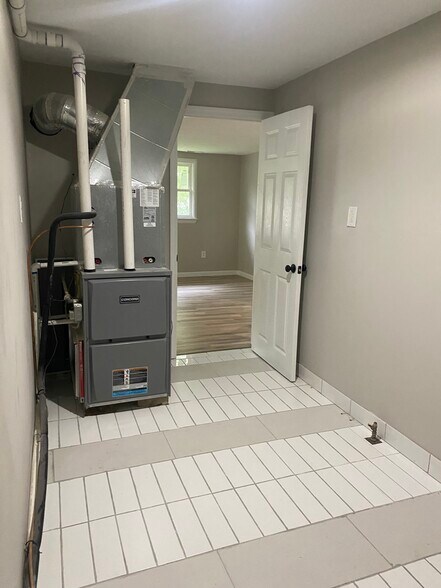 Building Photo - 403 Palomino Ct