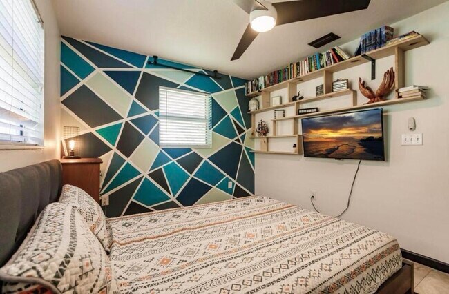 Building Photo - 1605 N N St