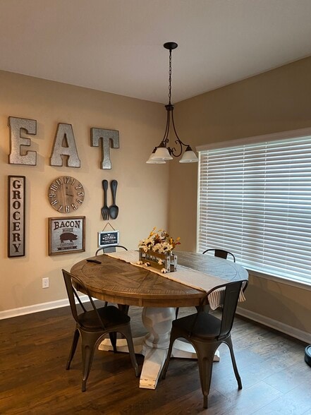 Building Photo - 1098 Marne Blvd