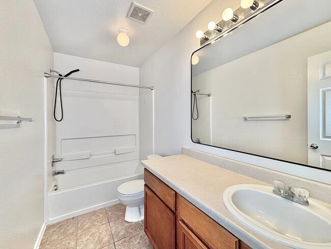 Building Photo - 10611 Mathom Landing