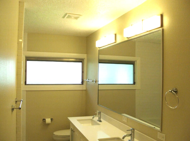 Building Photo - 2490 Harrison Ave