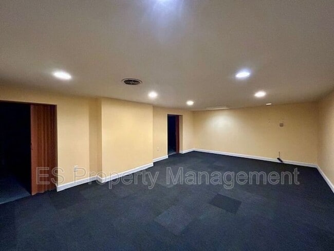 Building Photo - 5106 Radnor Rd