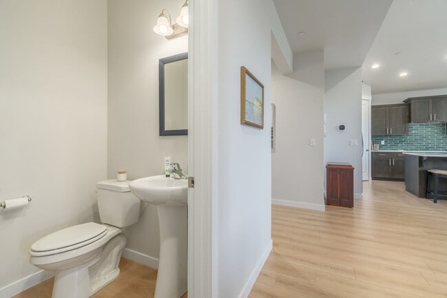 Building Photo - Gorgeous Home with a view!! Available Now!!