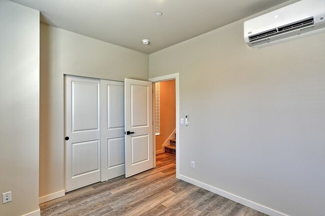 Building Photo - Brand New Luxury Townhomes